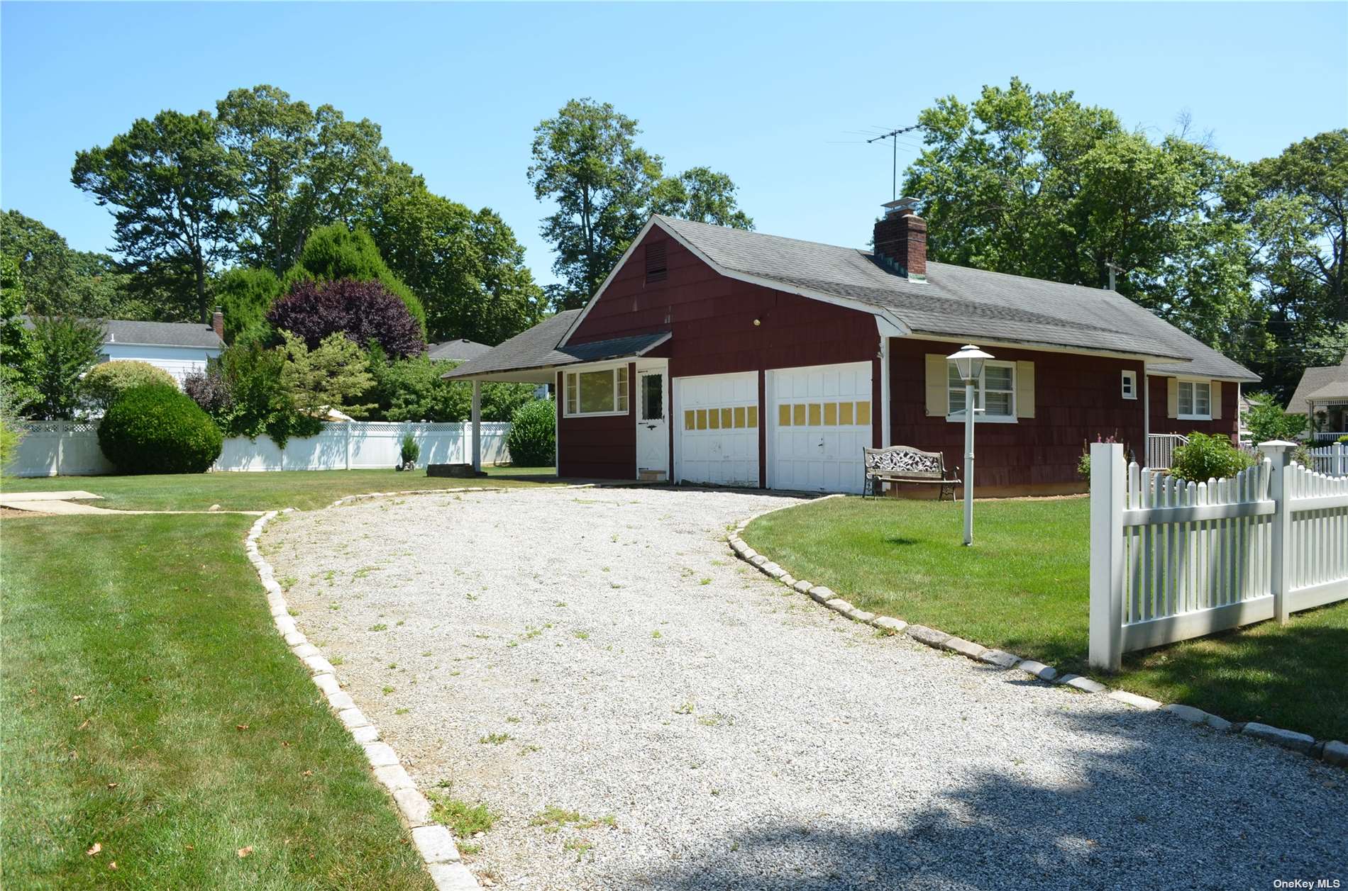 Photo 4 of 6 of 1555 James Road house