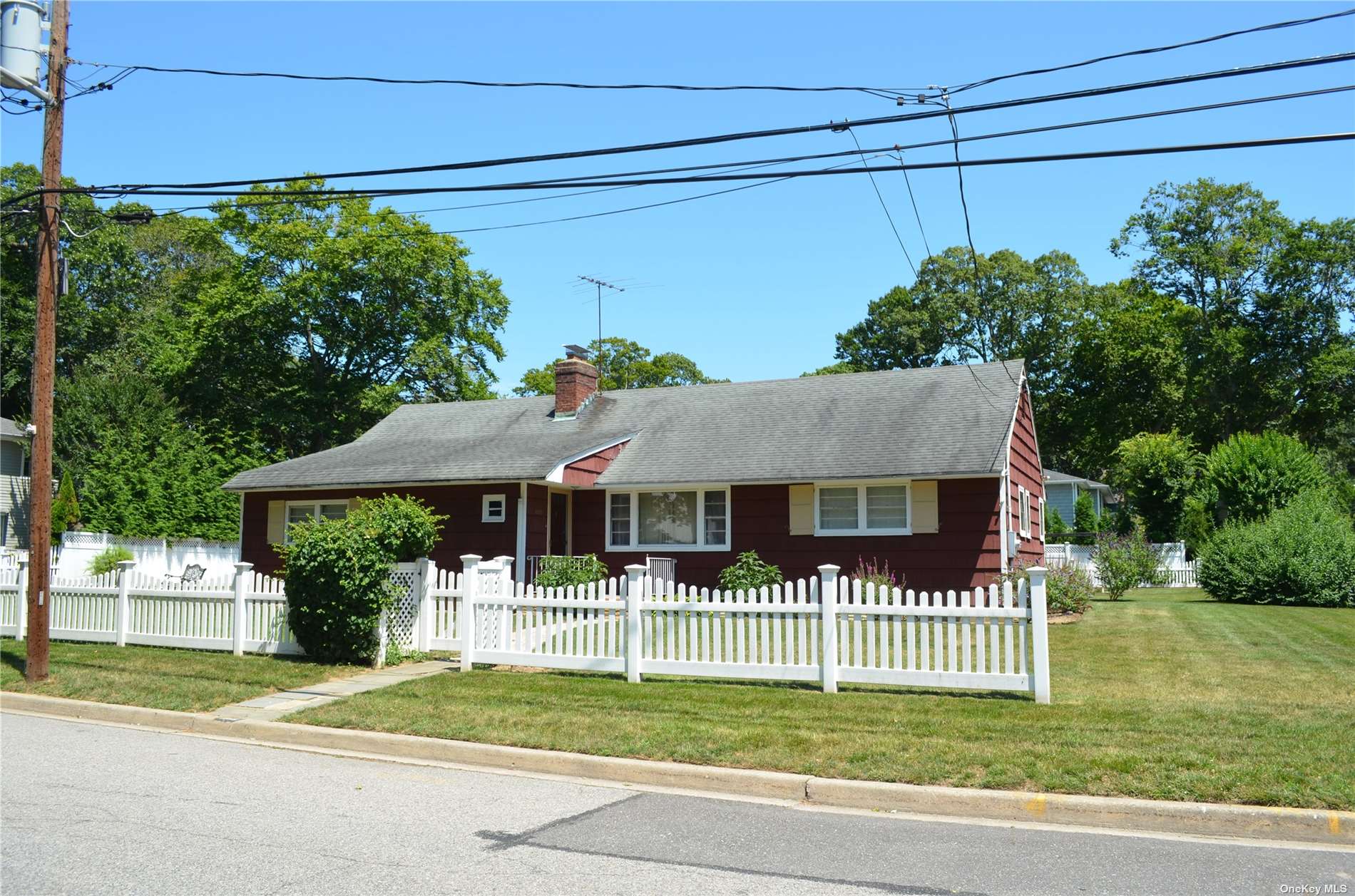 Photo 1 of 6 of 1555 James Road house