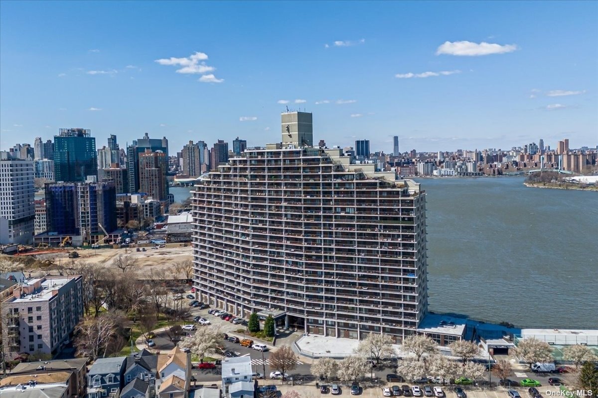 Rental Property at 2540 Shore Boulevard 2F, Astoria, Queens, NY - Bedrooms: 2 
Bathrooms: 2 
Rooms: 4  - $3,700 MO.