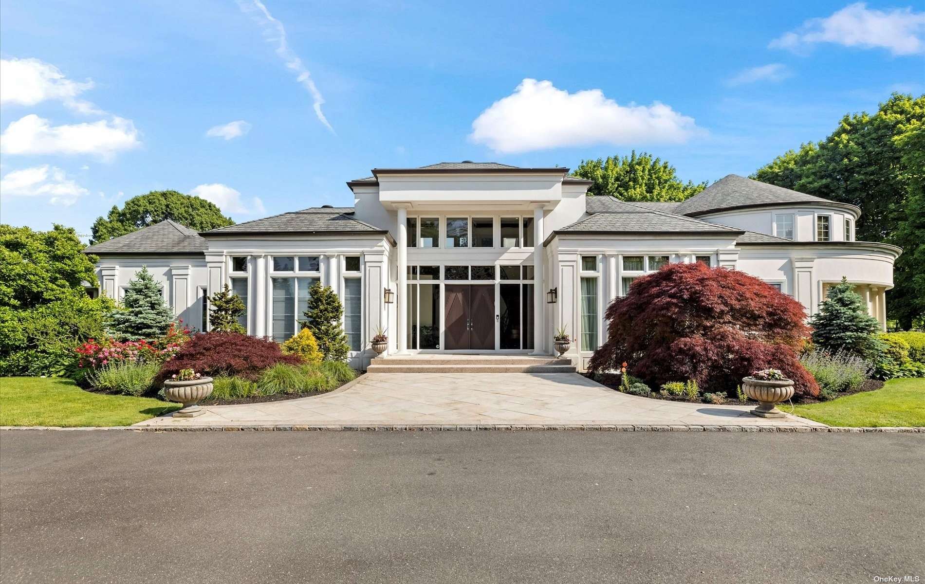 4 Polo Drive, Old Westbury, New York image 1