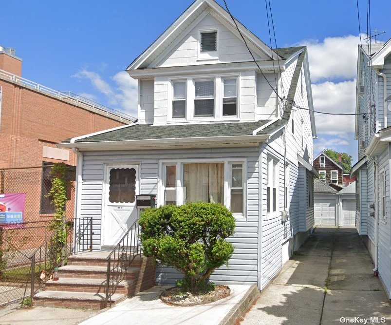 Property for Sale at 9121 88th Road, Woodhaven, Queens, NY - Bedrooms: 3 
Bathrooms: 2 
Rooms: 7  - $749,000