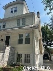 Rental Property at 8415 86th St, Woodhaven, Queens, NY - Bedrooms: 5 
Bathrooms: 3 
Rooms: 10  - $5,500 MO.