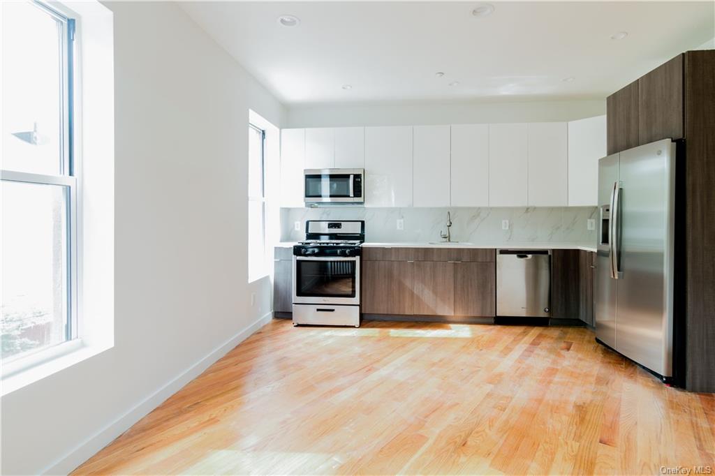 Property for Sale at 1501 Teller Avenue, Bronx, New York - Bedrooms: 8 
Bathrooms: 4  - $1,625,000