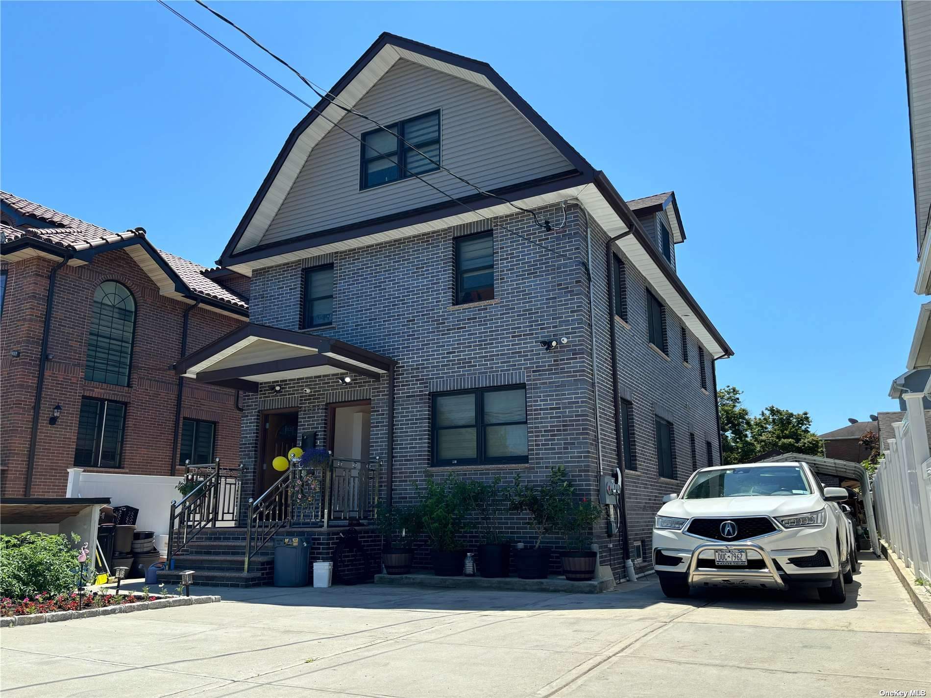 21512 40th Avenue, Bayside, Queens, NY - 6 Bedrooms  
5 Bathrooms  
15 Rooms - 