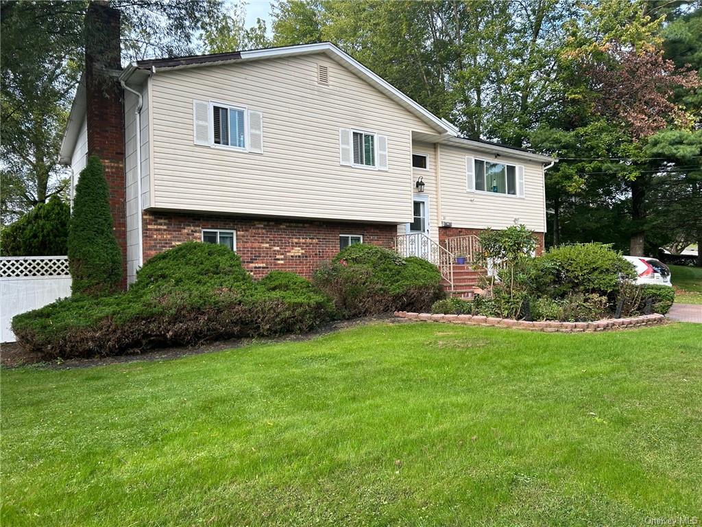 31 Tioken Road, Spring Valley, New York image 1