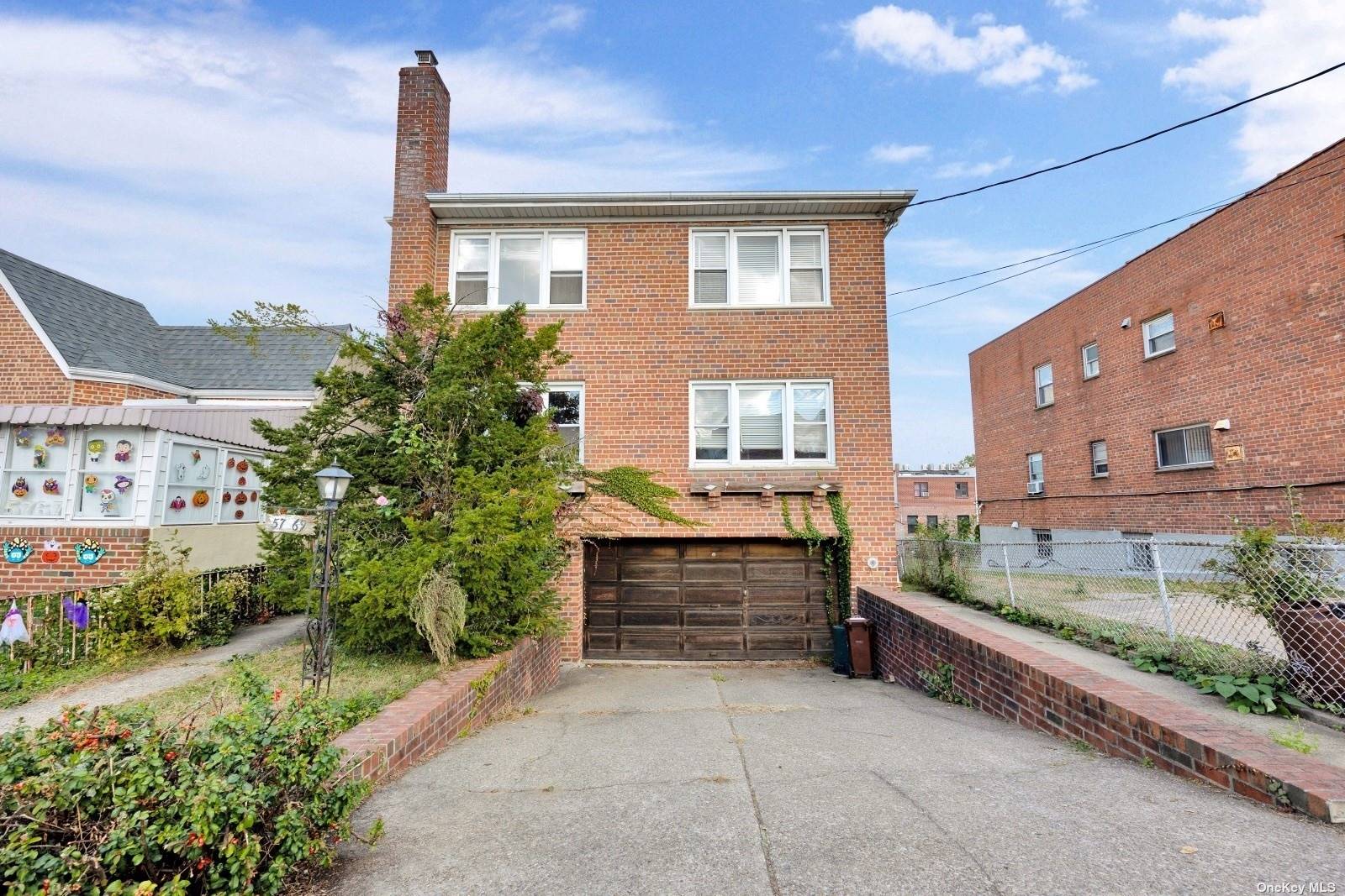 Property for Sale at 5769 79th Street, Middle Village, Queens, NY - Bedrooms: 4 
Bathrooms: 5 
Rooms: 14  - $1,148,000