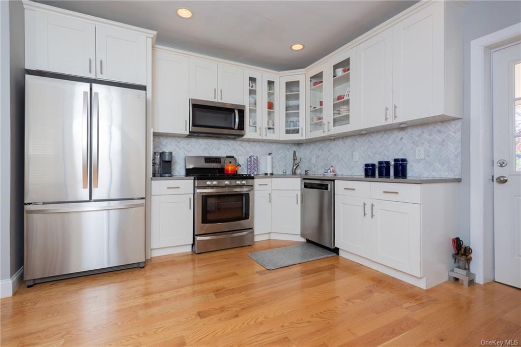 Property for Sale at 360 W 262nd Street, Bronx, New York - Bedrooms: 3 
Bathrooms: 3 
Rooms: 10  - $899,900