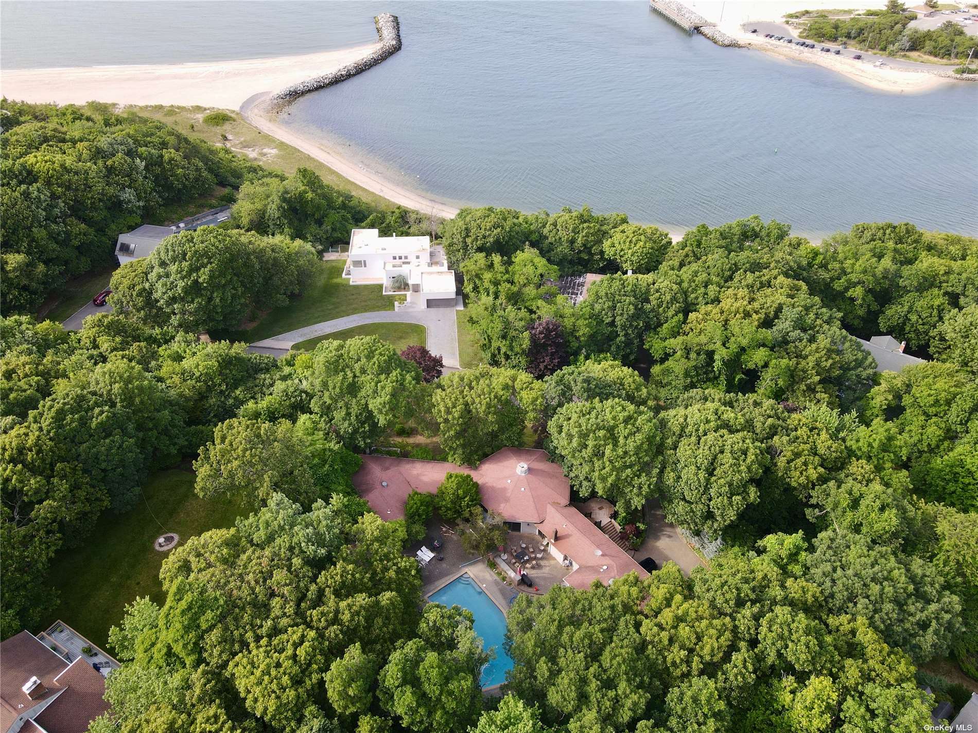 Property for Sale at 20 Waterview Drive, Port Jefferson, Hamptons, NY - Bedrooms: 4 
Bathrooms: 4  - $1,250,000