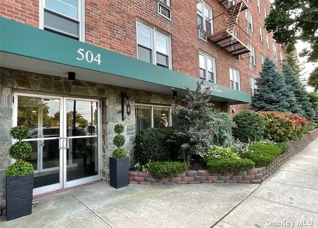 504 Merrick Road Rd #3K, Lynbrook, New York image 1