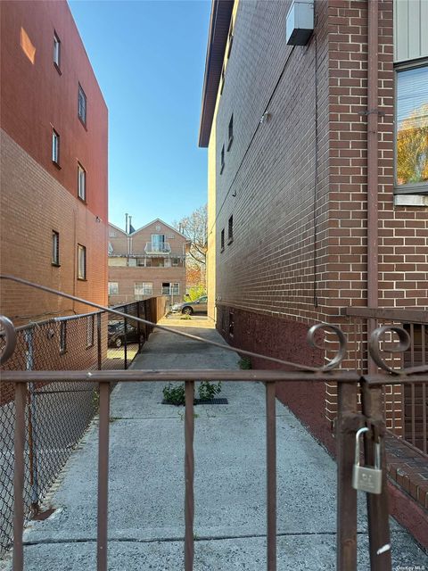 46-12 161st Street Unit 1A, Flushing, NY 11358 - #: L3592500