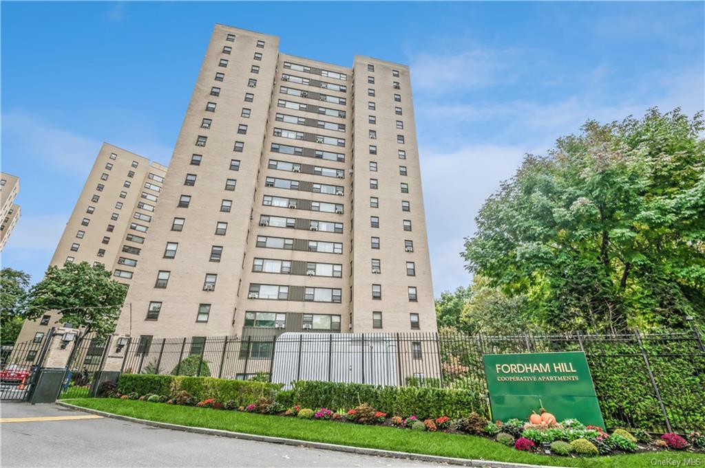 Property for Sale at Fordham Hill Oval 4F, Bronx, New York - Bedrooms: 2 
Bathrooms: 1 
Rooms: 4  - $269,900