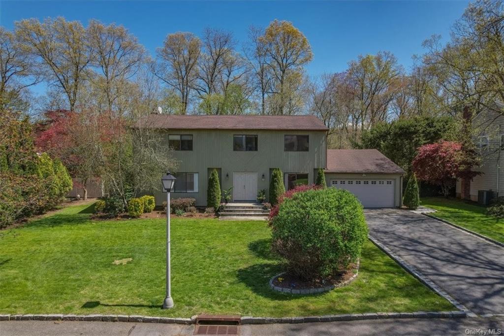 Property for Sale at 26 Devonshire Drive, White Plains, New York - Bedrooms: 4 
Bathrooms: 3 
Rooms: 12  - $1,499,000
