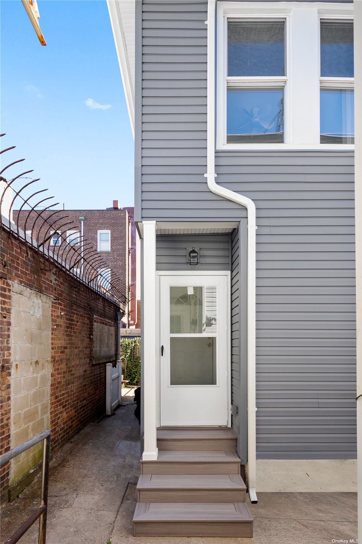 212 Beach 117th Street D, Rockaway Park, Queens, NY - 3 Bedrooms  
1 Bathrooms  
5 Rooms - 