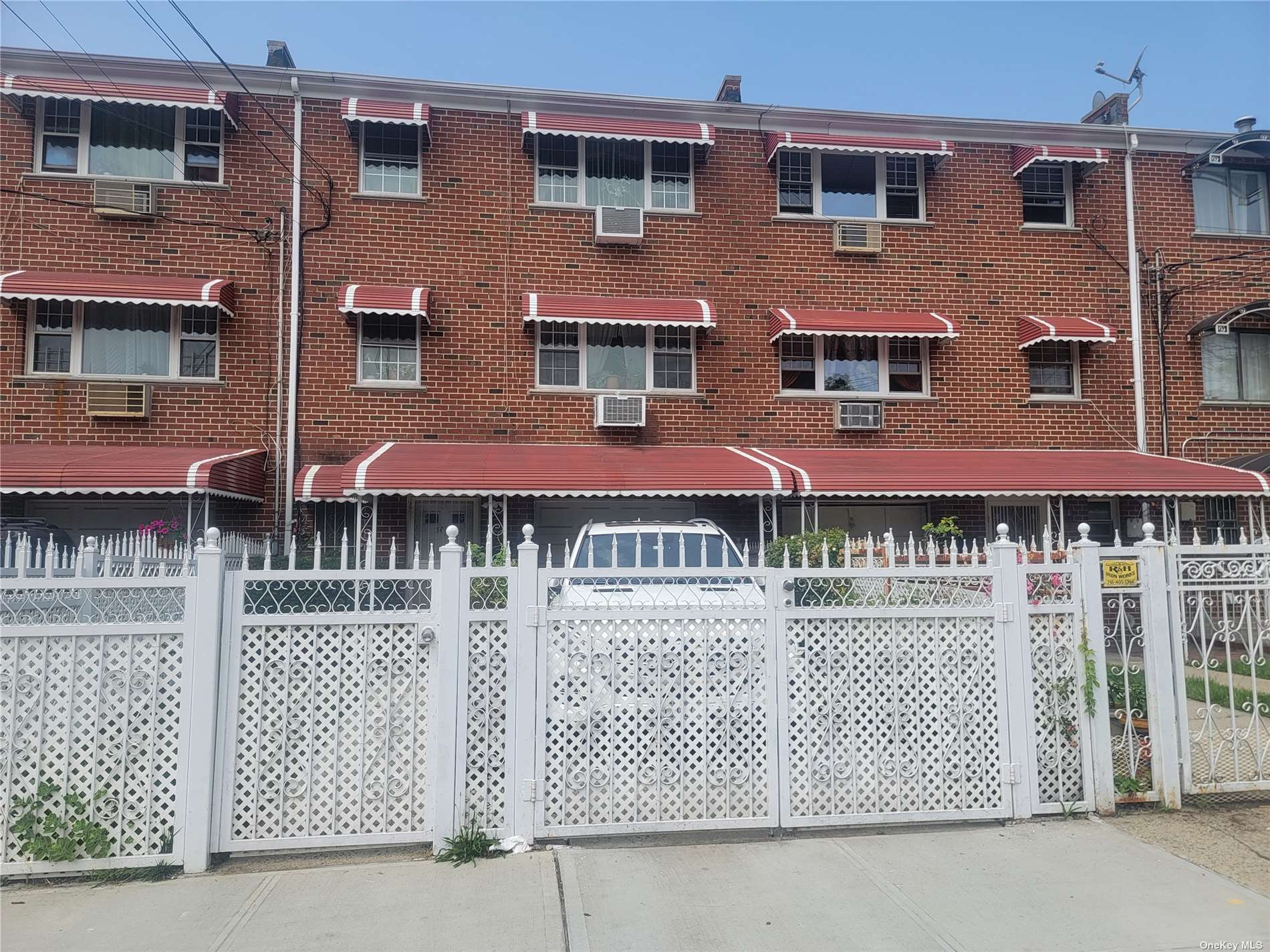 Property for Sale at 3635 Eastchester Road, Bronx, New York - Bedrooms: 7 
Bathrooms: 3 
Rooms: 13  - $850,000