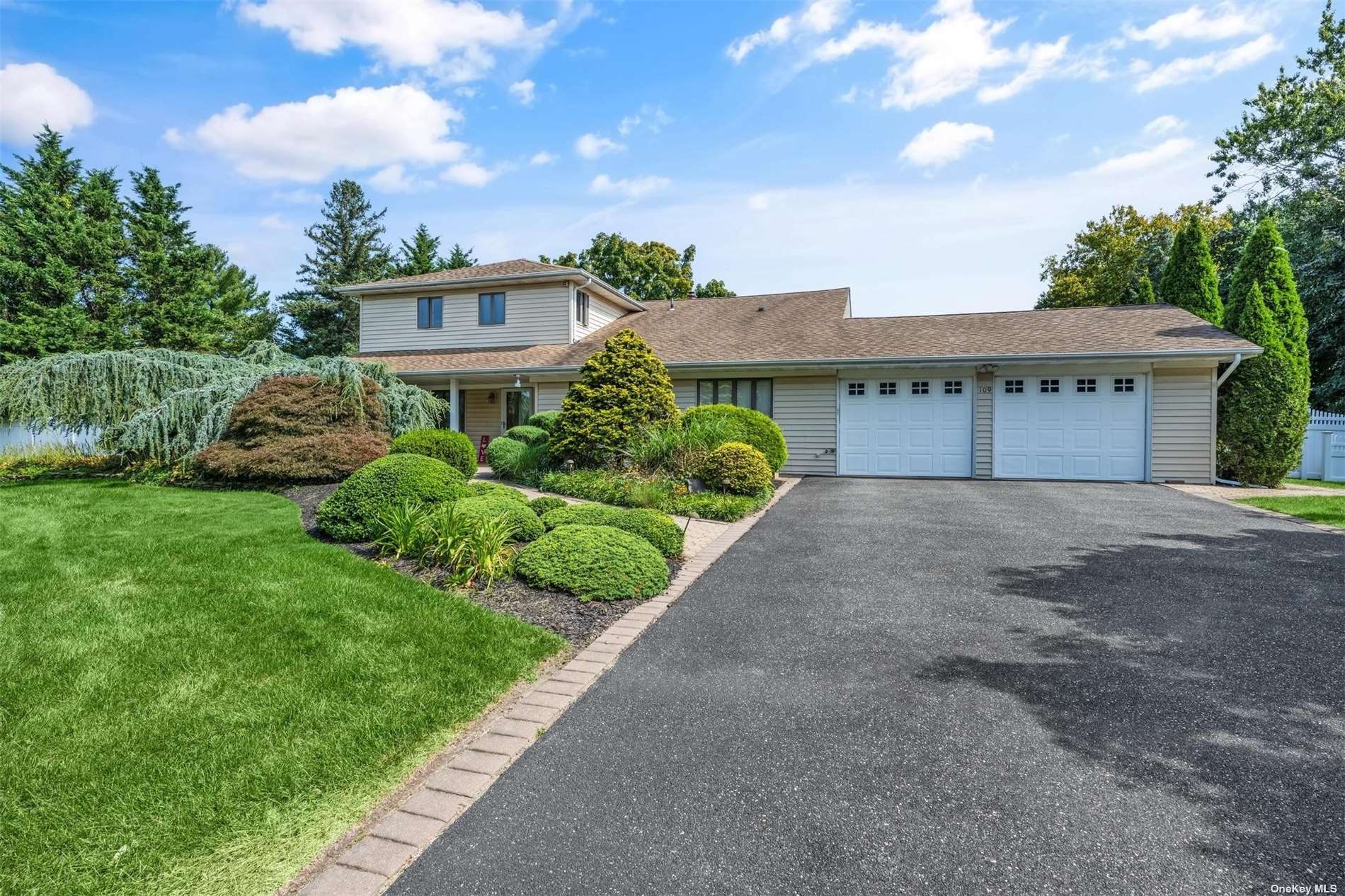 109 Caramel Road, Commack, New York image 1