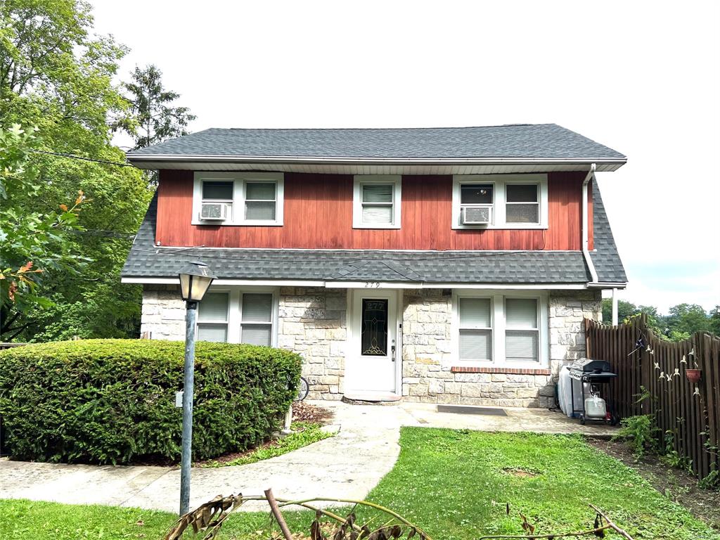 Rental Property at 279 Buckshollow Road, Mahopac, New York - Bedrooms: 1 
Bathrooms: 1 
Rooms: 3  - $1,995 MO.