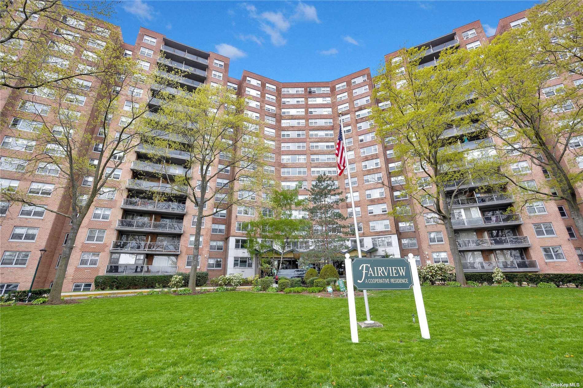 6120 Grand Central Parkway C505, Forest Hills, Queens, NY - 3 Bedrooms  
2 Bathrooms  
6 Rooms - 