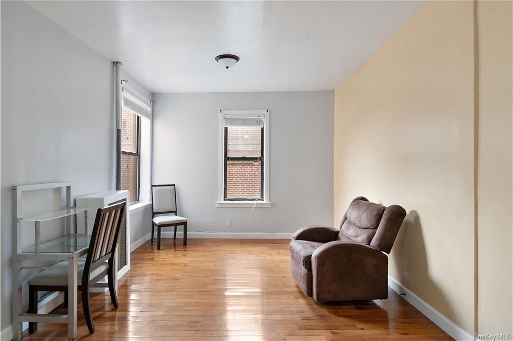 1974 Lafontaine Avenue 2D, Bronx, New York - 2 Bedrooms  
1 Bathrooms  
4 Rooms - 