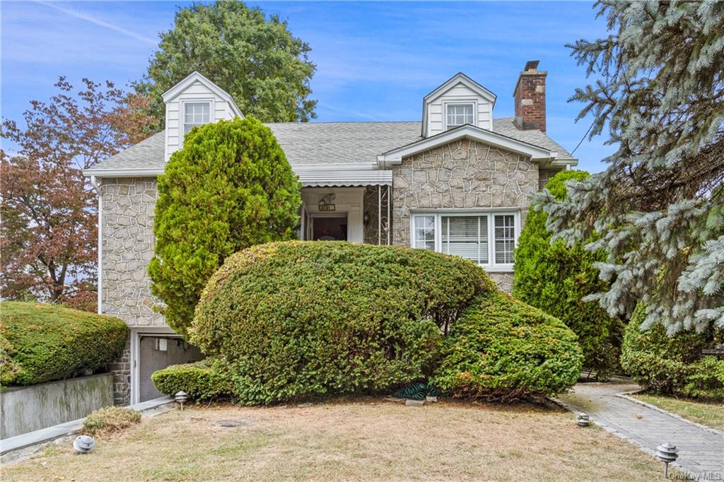 Photo 1 of 391 Palmer Road, Yonkers, New York, $550,000, Web #: 6327897