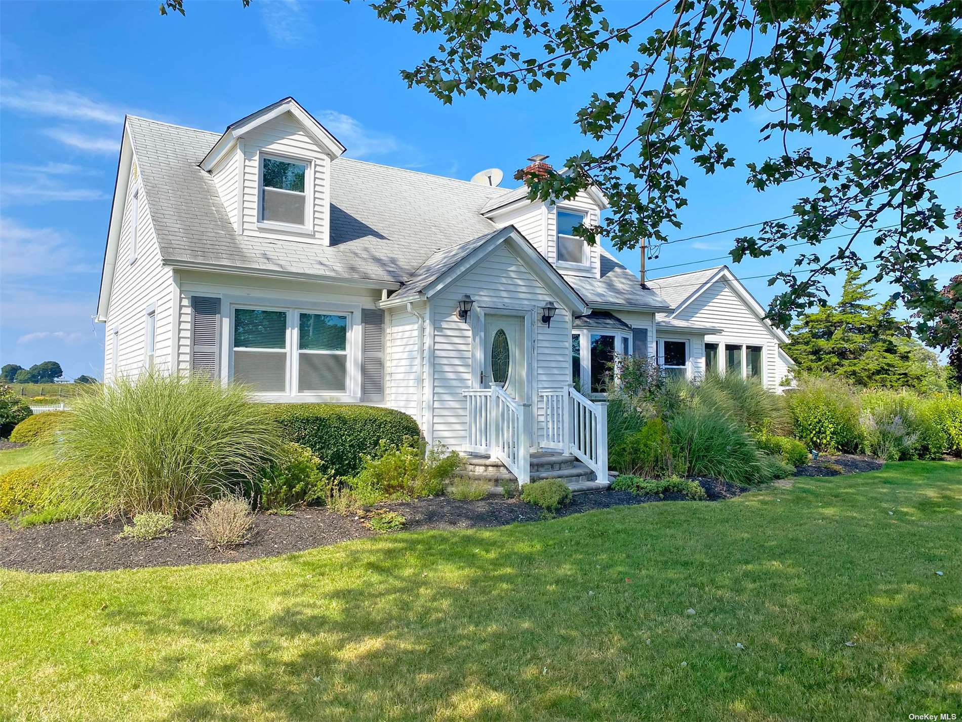 5535 Old North Road, Southold, Hamptons, NY - 3 Bedrooms  
1 Bathrooms - 