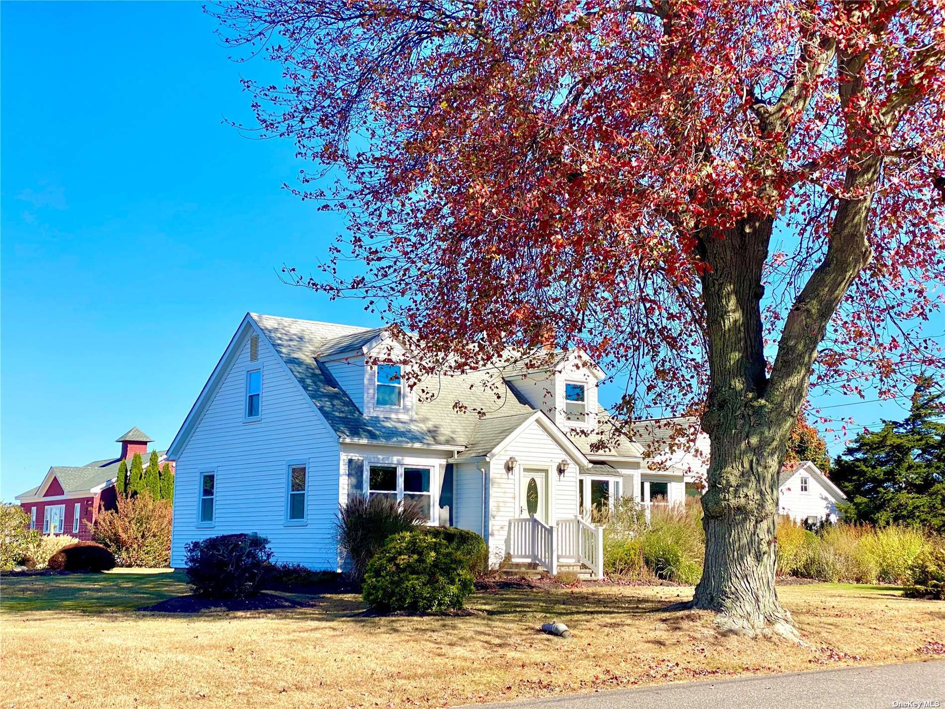 5535 Old North Road, Southold, Hamptons, NY - 3 Bedrooms  
1 Bathrooms - 