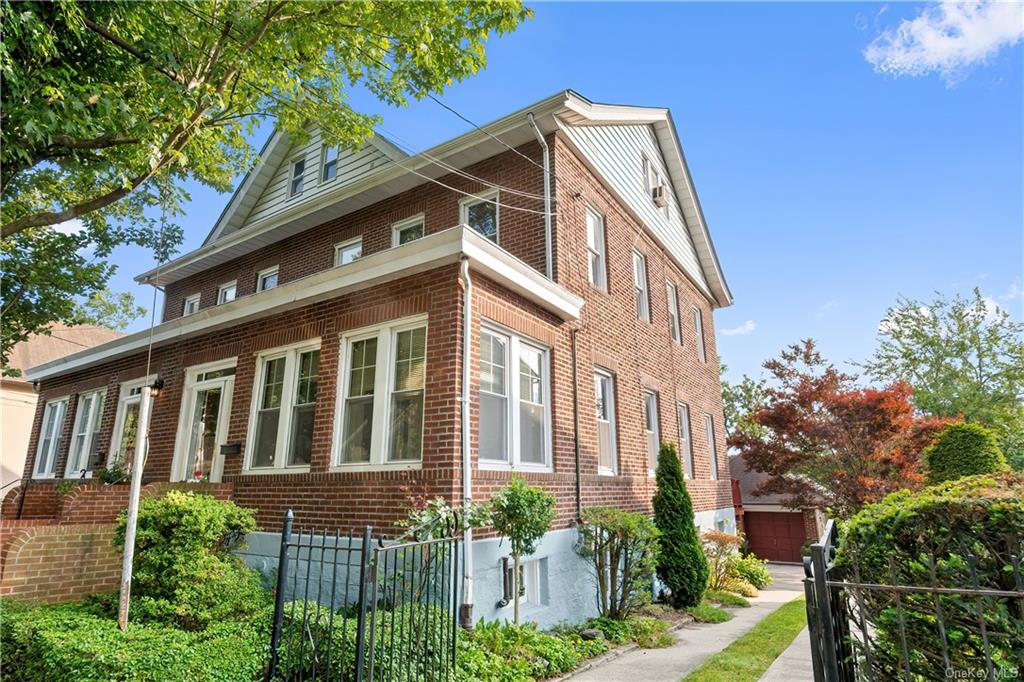 Photo 1 of 99 Hillview Avenue, Yonkers, New York, $699,000, Web #: 6321185