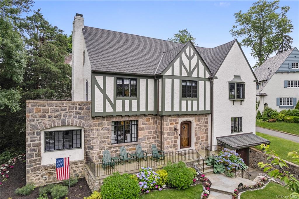 Property for Sale at 9 Beechmont Avenue, Bronxville, New York - Bedrooms: 5 
Bathrooms: 3 
Rooms: 11  - $1,699,000