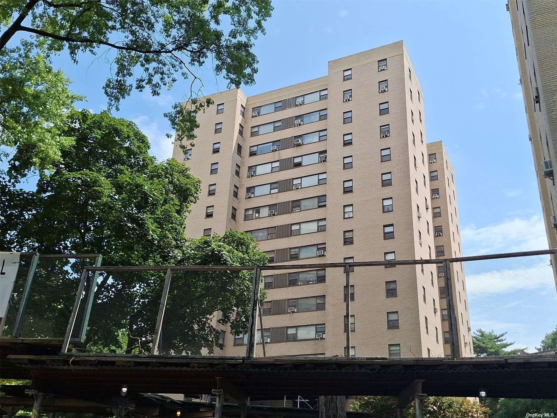 Property for Sale at Fordham Hill Ova Oval 2G, Bronx, New York - Bedrooms: 2 
Bathrooms: 1 
Rooms: 3  - $286,000
