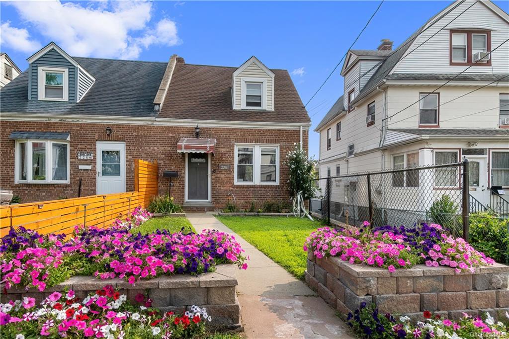 Photo 1 of 23 of 226 Roberts Avenue townhome