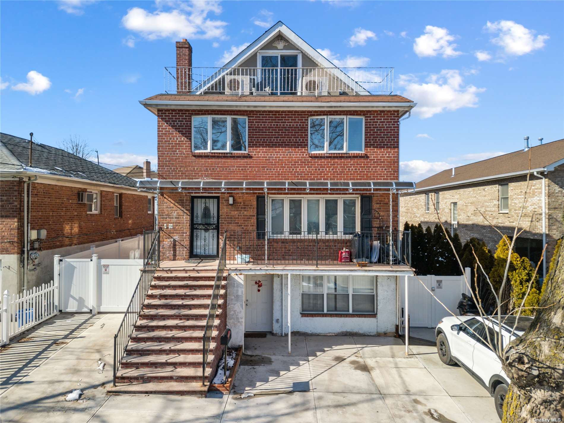 628 151st Street, Whitestone, Queens, NY - 10 Bedrooms  
7 Bathrooms  
20 Rooms - 