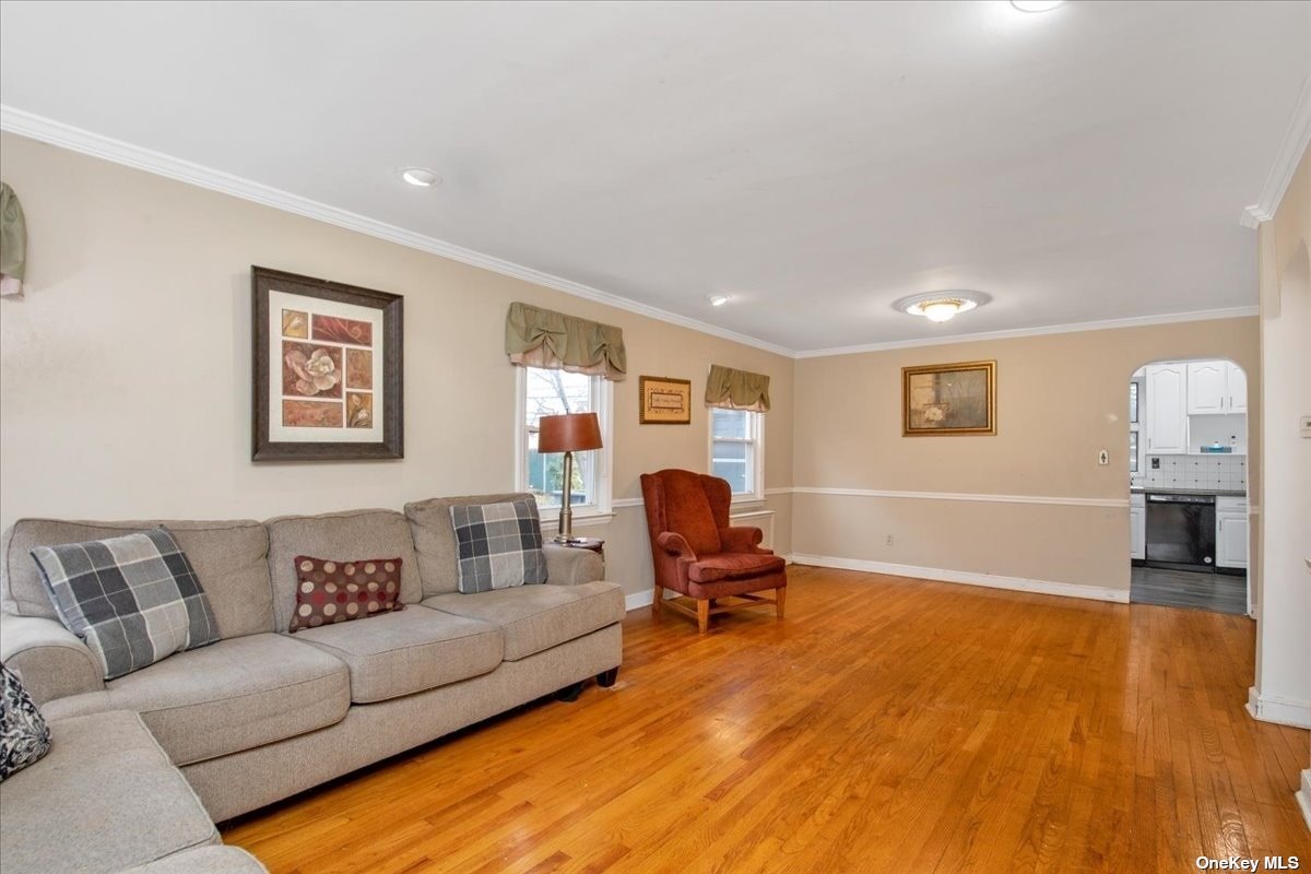 Photo 4 of 22 of 79 Foster Avenue house