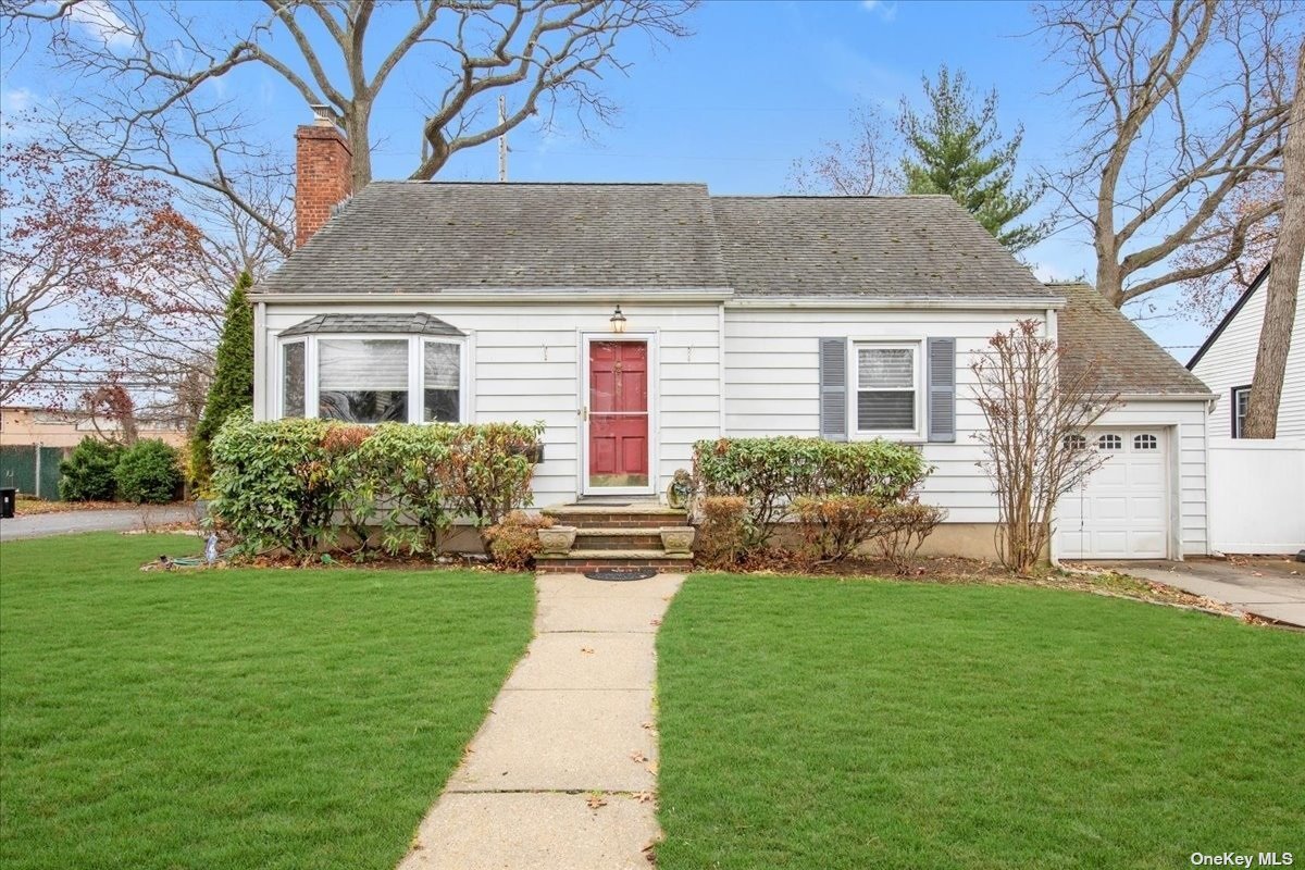 Photo 1 of 22 of 79 Foster Avenue house