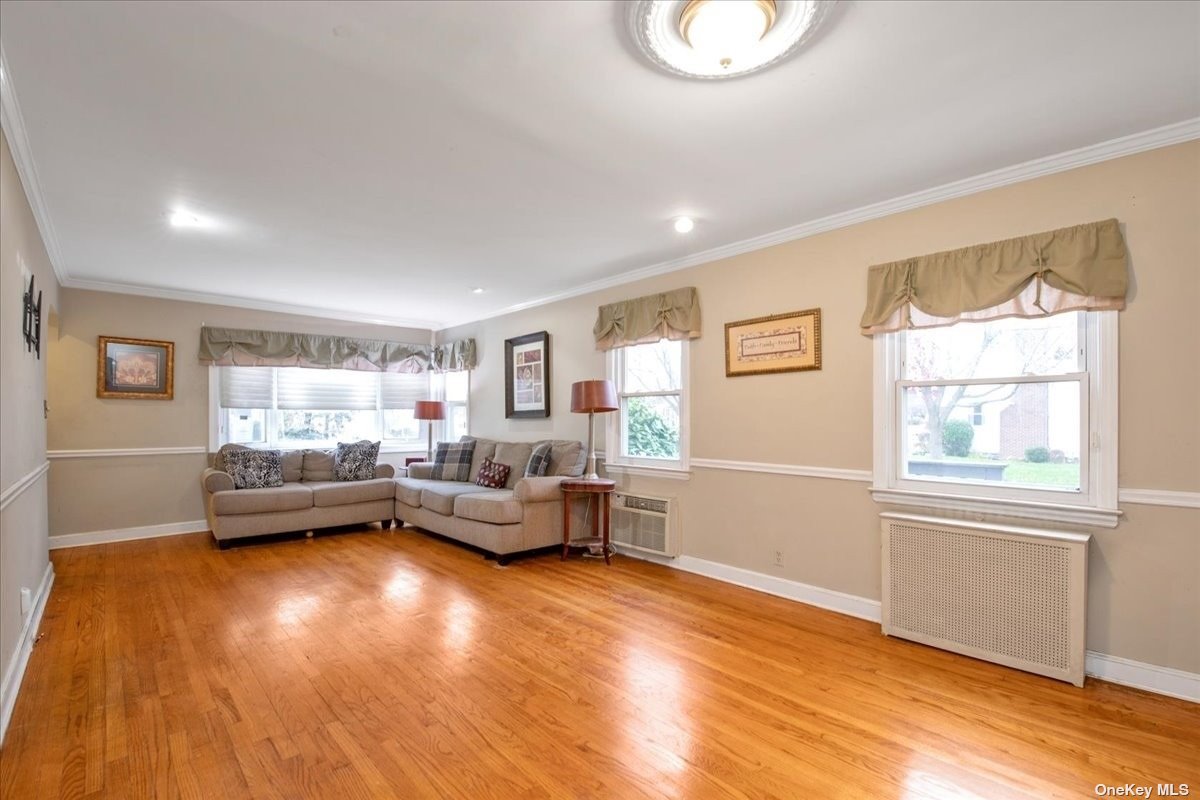 Photo 5 of 22 of 79 Foster Avenue house