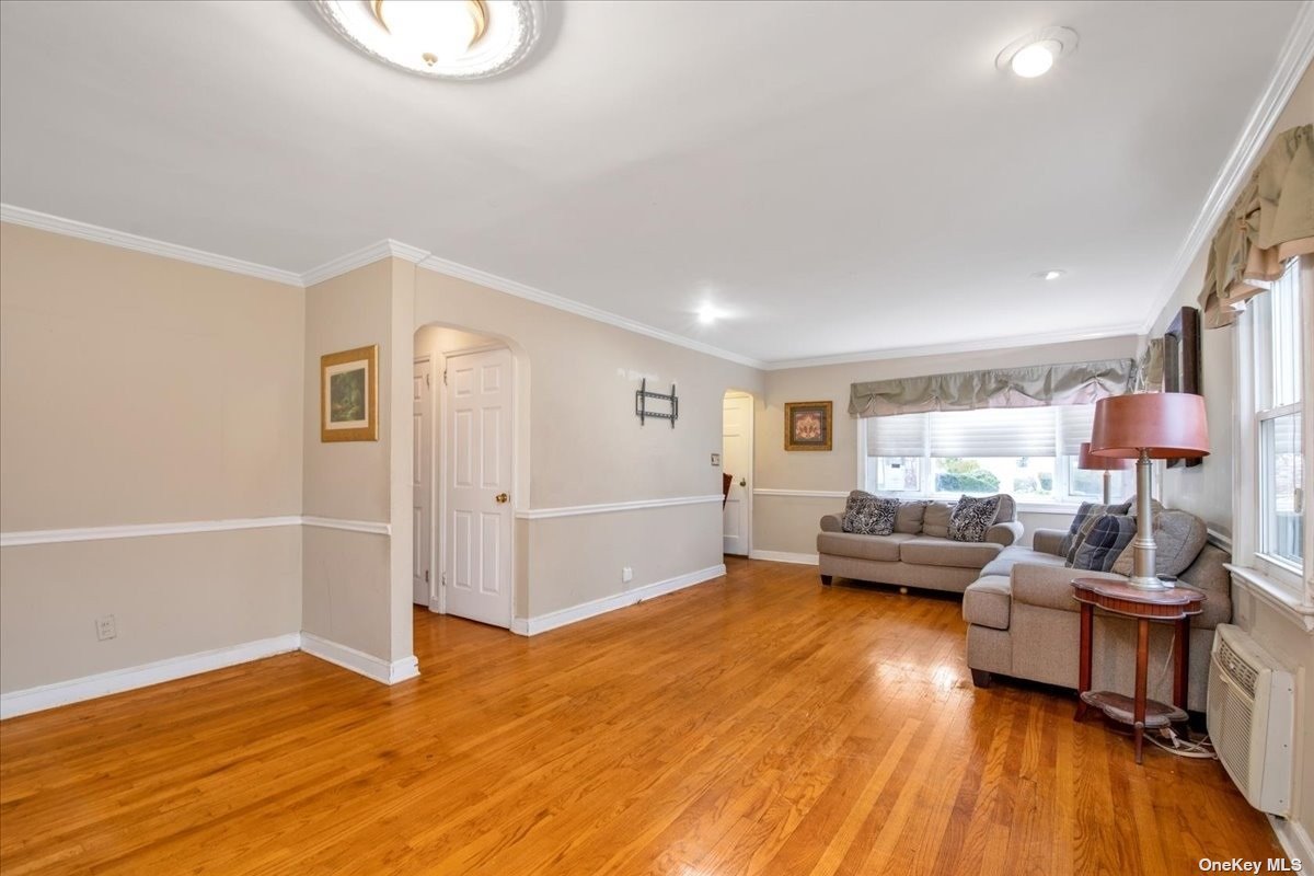 Photo 6 of 22 of 79 Foster Avenue house