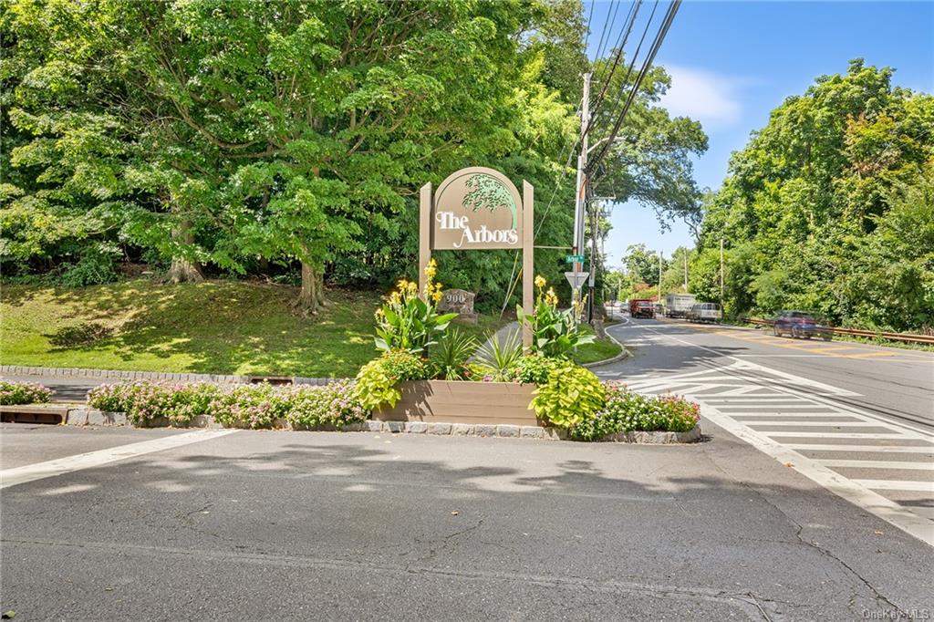 227 Treetop Crescent, Rye Brook, New York image 24