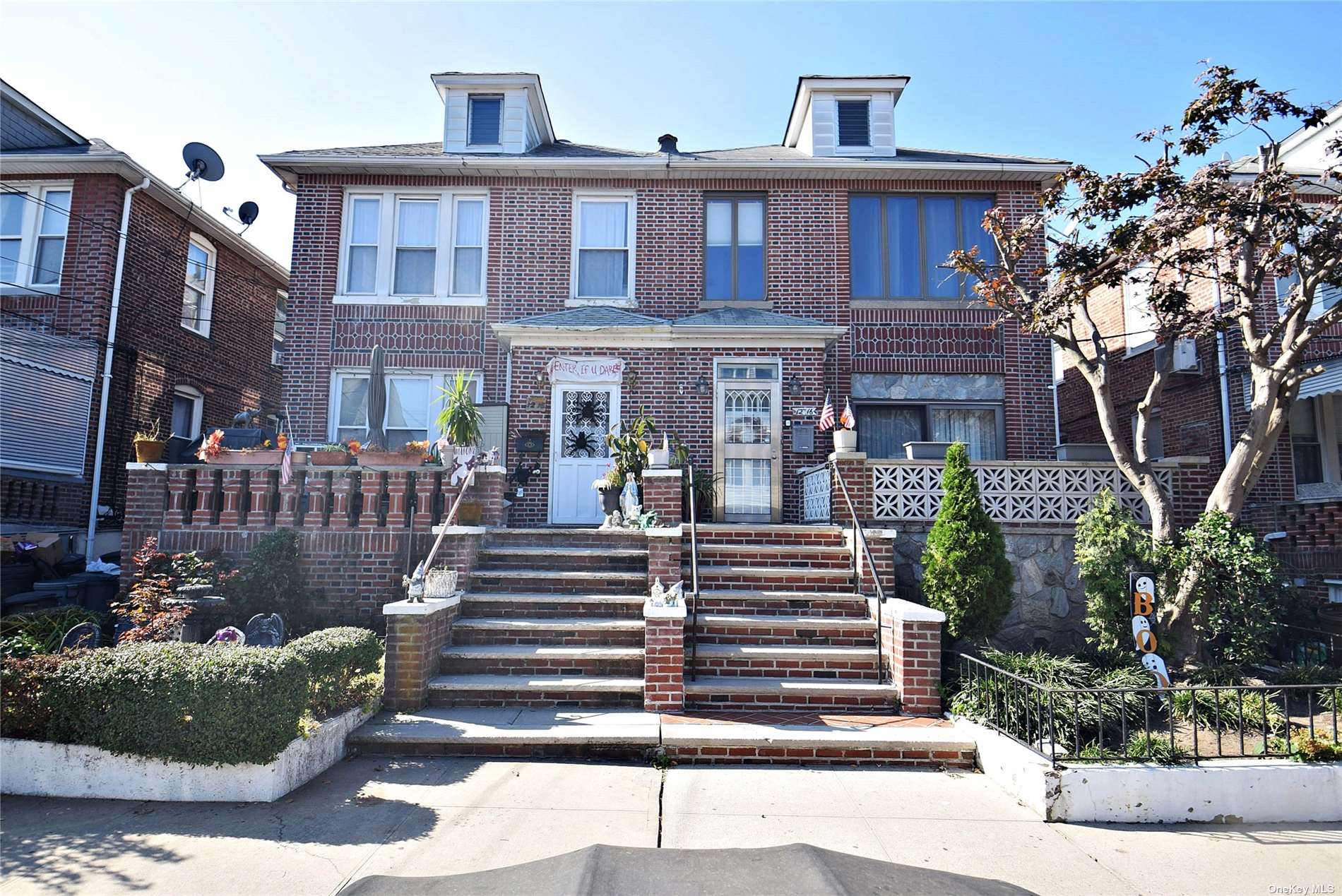 Property for Sale at 116th Street, College Point, Queens, NY - Bedrooms: 5 
Bathrooms: 2 
Rooms: 13  - $1,399,000