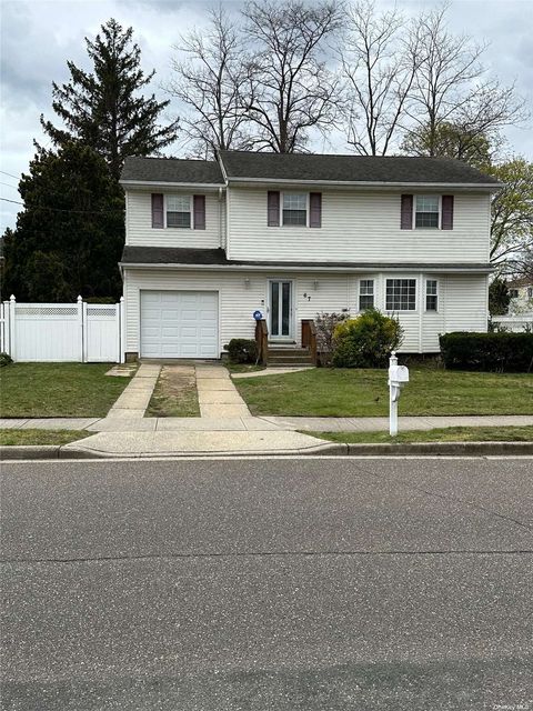 67 Colonial Massapequa NY 11758