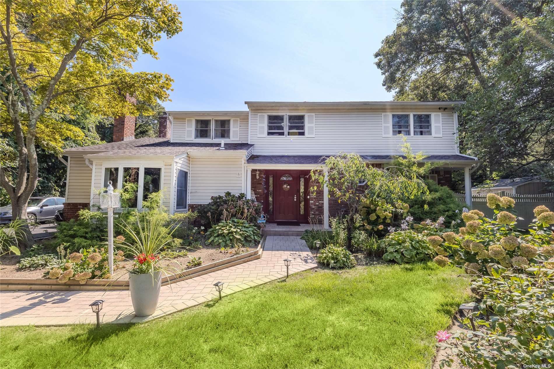 View Hauppauge, NY 11788 house