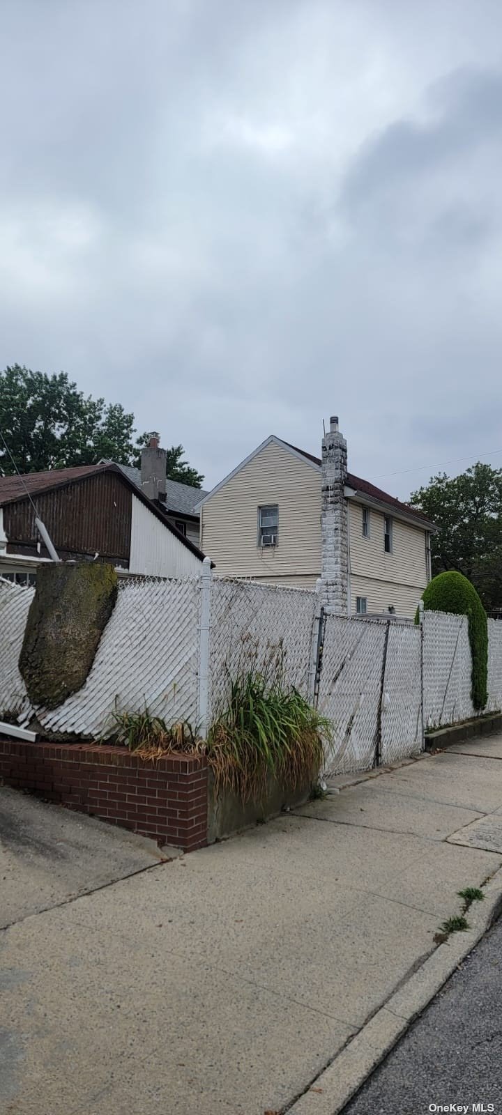 Photo 22 of 24 of 1861 E 53rd Street house