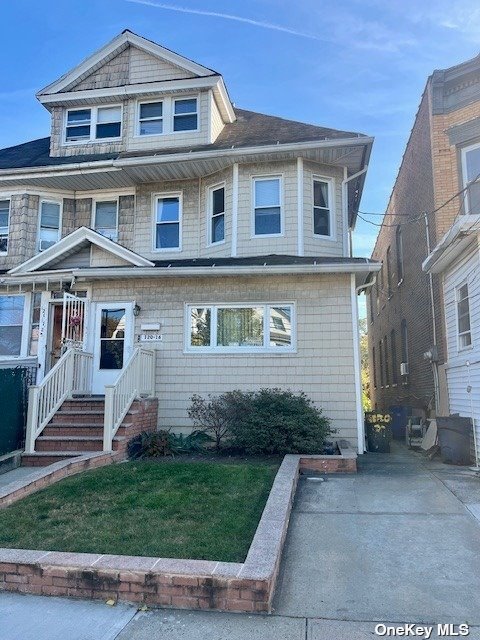 91st Avenue, Richmond Hill, Queens, NY - 4 Bedrooms  
2 Bathrooms  
11 Rooms - 