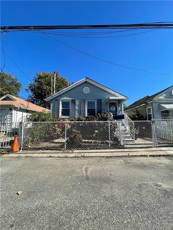 Property for Sale at 1204 Harding Park, Bronx, New York - Bedrooms: 2 
Bathrooms: 1 
Rooms: 5  - $515,999