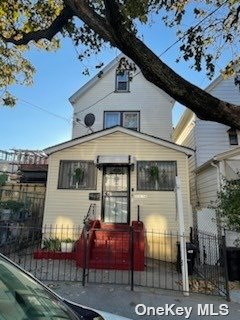 10316 89th Street, Ozone Park, Queens, NY - 4 Bedrooms  
3.5 Bathrooms  
10 Rooms - 