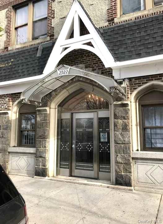 Property for Sale at 2922 Barnes Avenue 2F, Bronx, New York - Bedrooms: 2 
Bathrooms: 1 
Rooms: 4  - $180,000