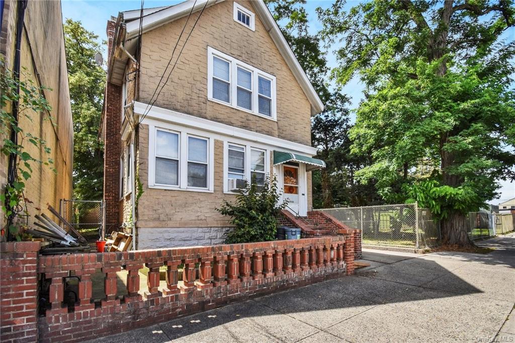Property for Sale at 3546 E Tremont Avenue, Bronx, New York - Bedrooms: 4 
Bathrooms: 3 
Rooms: 8  - $799,000