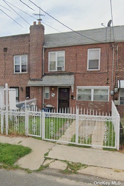 Property for Sale at 10234 187th Street, Hollis, Queens, NY - Bedrooms: 4 
Bathrooms: 2 
Rooms: 5  - $625,000