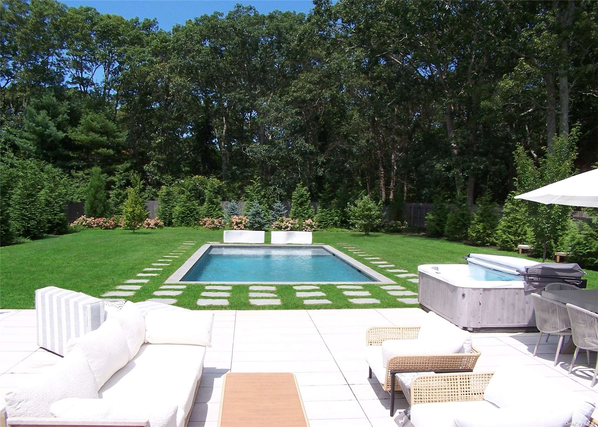 School Street, Hampton Bays, Hamptons, NY - 3 Bedrooms  
3 Bathrooms - 