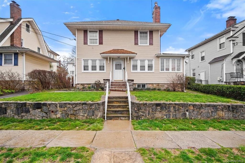 Photo 1 of 29 of 212 Lee Avenue house