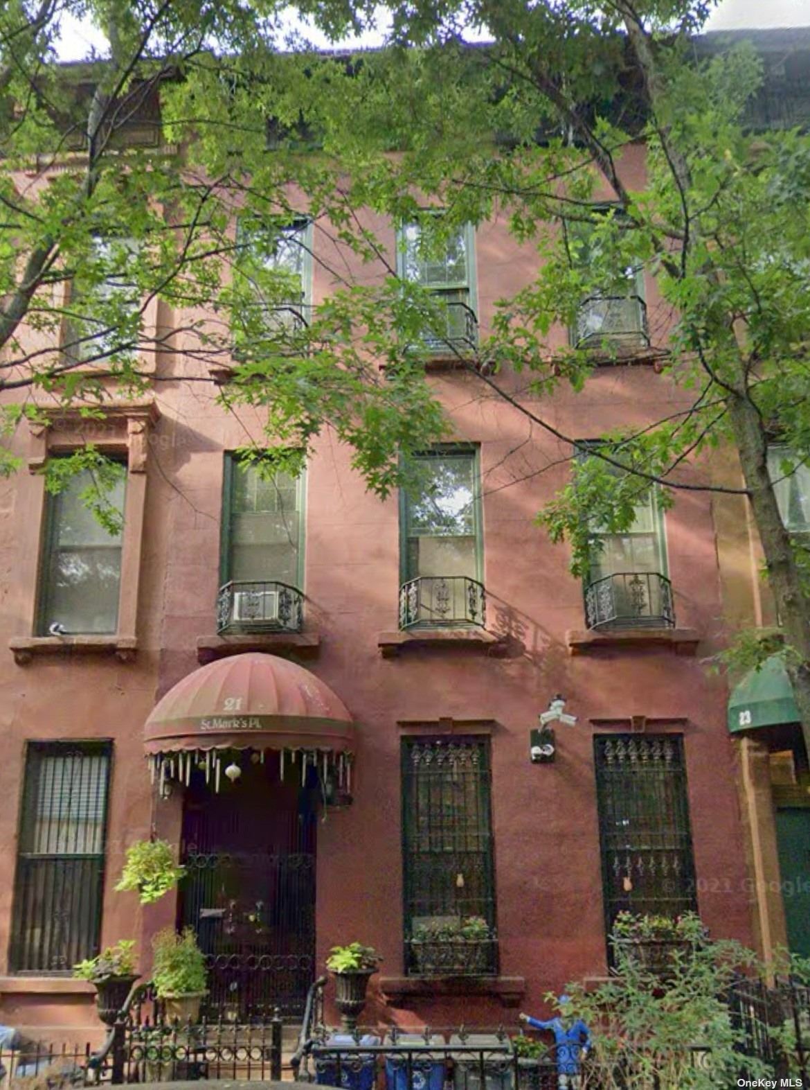 21 Saint Marks Pl.