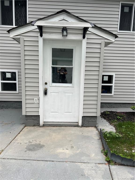 Rental Property at 42 Lime Kiln Road 2, Port Jervis, New York - Bedrooms: 2 
Bathrooms: 1 
Rooms: 5  - $1,950 MO.