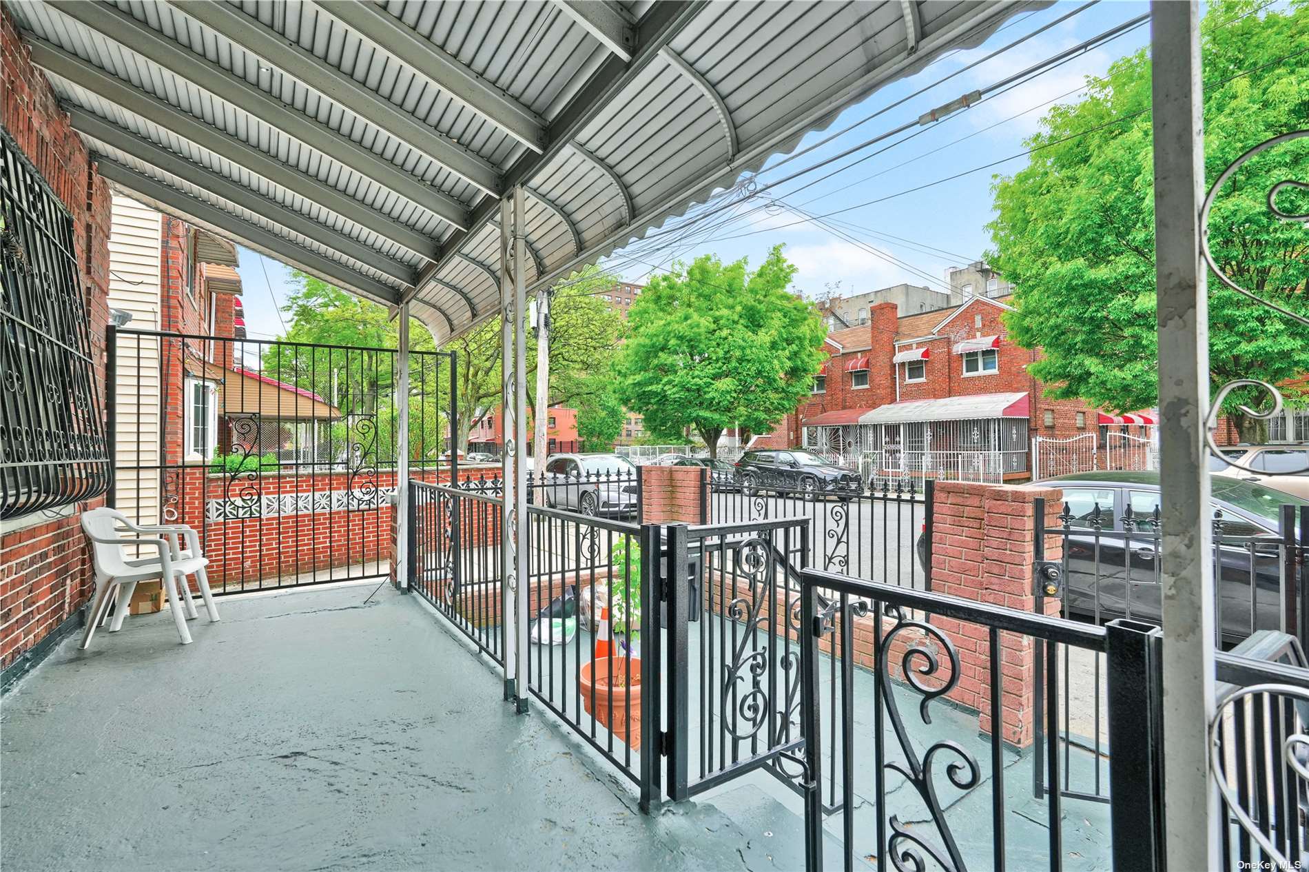 1044 Stratford Avenue